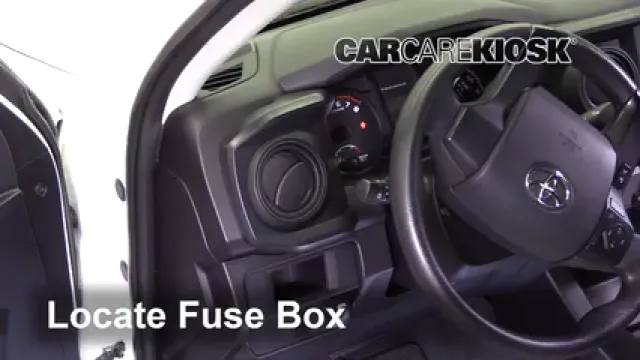 2017 Toyota Tacoma SR 2.7L 4 Cyl. Extended Cab Pickup Fusible (intérieur) Remplacement